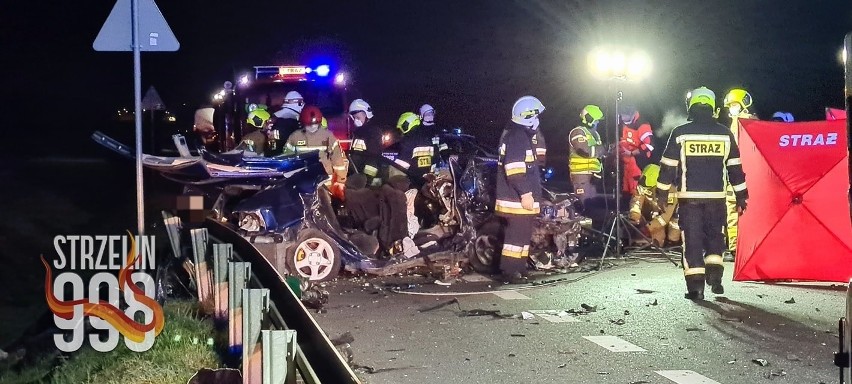 Tragiczny wypadek. Zginęły dwie młode osoby, trzy są ranne  