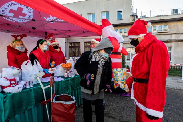 Jak co roku wigilię dla bezdomnych i potrzebujących przygotował Polski Czerwony Krzyż w Bydgoszczy.