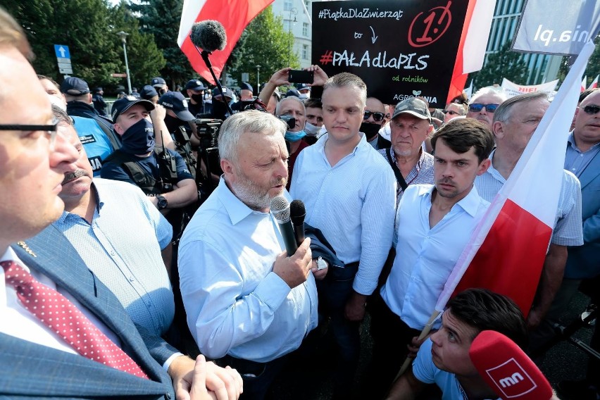 Warszawa Protest rolników przed siedzibą PiS i przed