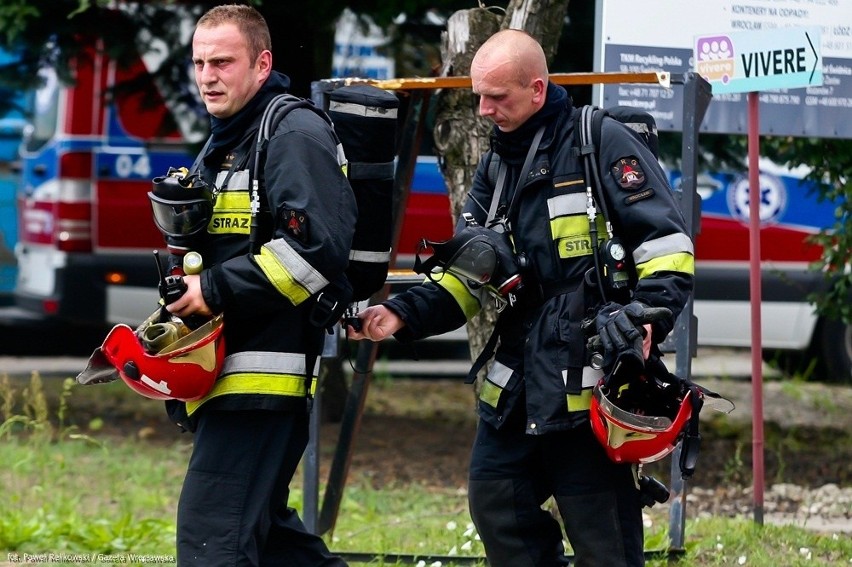 Wrocław: Pożar w Hutmenie przy Grabiszyńskiej. Było realne zagrożenie wybuchem (FILMY, ZDJĘCIA)