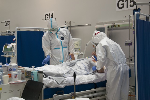 Szpital tymczasowy w Opolu znów zapełnia się chorymi na COVID-19.