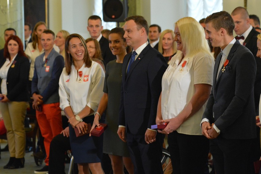 Odznaczenia dla medalistów z Rio. Wpadka prezydenta Andrzeja Dudy [ZDJĘCIA]