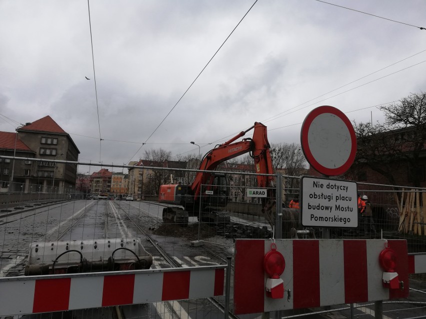 Już w sobotę zaczęły się prace przy przebudowie mostów