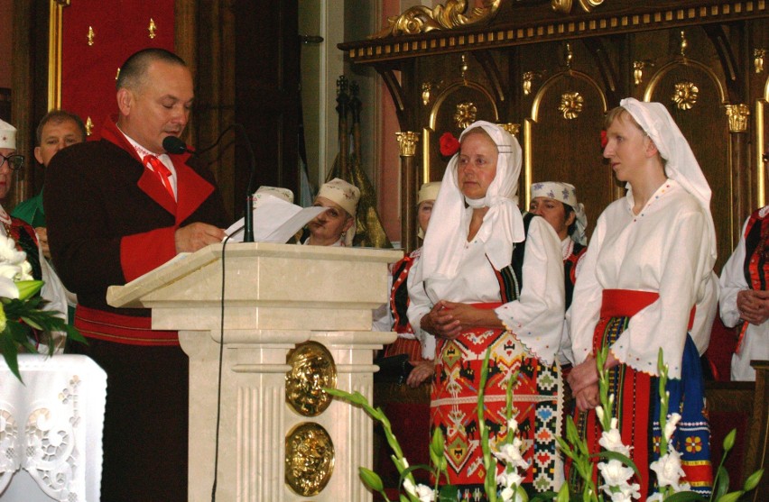 Wesele Kurpiowskie w Kadzidle. Na ślubnym kobiercu Ewa Mielnicka - Miss Polski 2014 i Łukasz Cekała  [ZDJĘCIA, WIDEO]