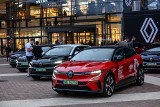 Gdańsk i Renault E-Tech Tour 2022. Elektryczne i hybrydowe samochody na dziedzińcu Forum Gdańsk 20-21.09.2022 r. Możliwe jazdy próbne