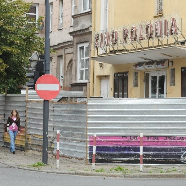 W dawnym kinie "Polonia" nie obejrzymy już żadnego filmu. Będą tam pomieszczenia usługowe i apartamenty