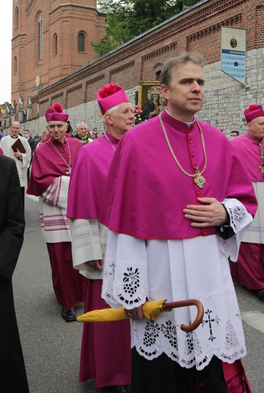 Pielgrzymka Mężczyzn i Młodzieńców do Piekar Sląskich....