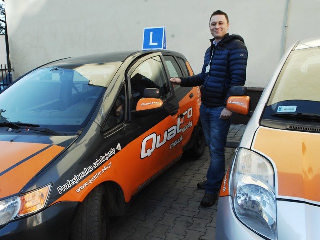 Marcin Dudzik od sześciu lat szkoli przyszłych kierowców w ośrodku QUATTRO. - Najważniejsza jest cierpliwość. Niektórzy potrzebują więcej czasu, żeby nauczyć się dobrze jeździć - zaznacza