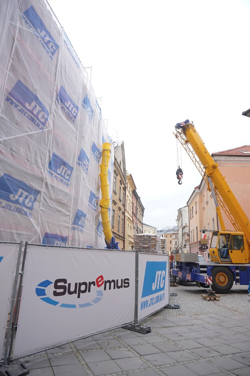 Remont zabytkowej kamienicy na Starym Mieście. „Dobrze, że w końcu coś się dzieje”