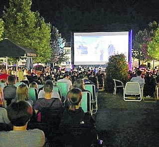 Kino na Rynku w Białobrzegach cieszy się dużą popularnością wśród mieszkańców.