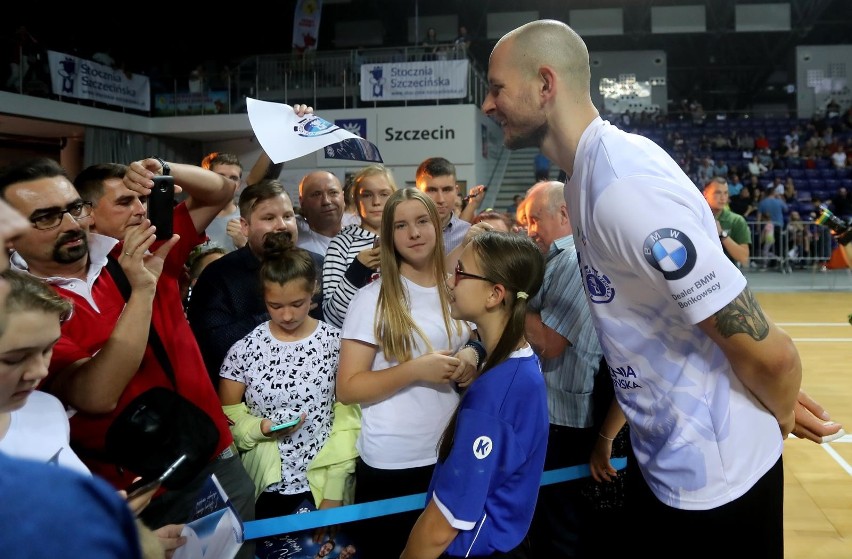 Odwołany mecz Stoczni Szczecin przez awarię oświetlenia.