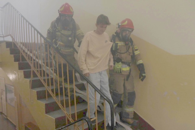 O pożarze w Zespole Szkół nr 2 w Chełmnie zawiadomiono strażaków