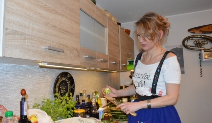 Wokalistka z Kartuz w programie TVN "Ugotowani" promuje kuchnię kaszubską [ZDJĘCIA]