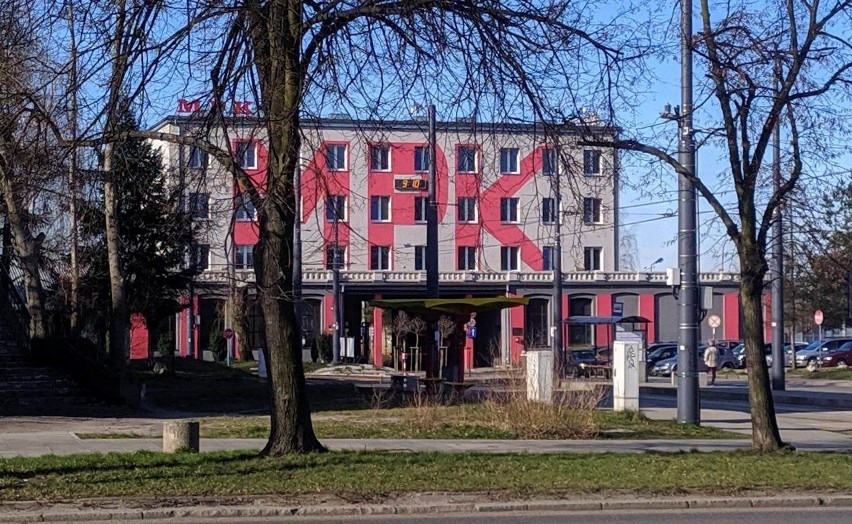 Czerwony napis zniknie z budynku MPK w Częstochowie? Spółka...