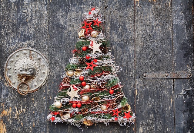 Zobacz pomysły na piękne świąteczne dekoracje, które mogą zastąpić choinkę >>>