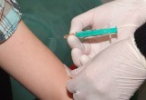 Odra atakuje w Polsce! W łódzkich aptekach szczepionki dla dorosłych kupić się nie da