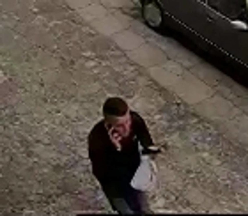 Skok na kantor w Sławnie. Policja publikuje wizerunek podejrzewanego [ZDJĘCIA]