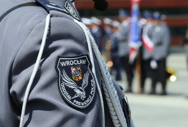 Żeby pełnić służbę we wrocławskiej policji, trzeba spełnić kilka warunków.