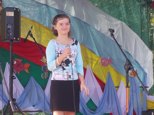 Natalia Grys, uczennica z Makowca, zdobyła I miejsce na festiwalu piosenki religijnej w Kraśniku.