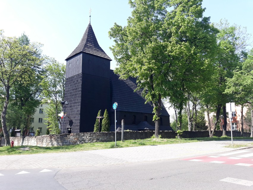 Ten uroczy kościółek jest położony w centrum Chorzowa. Tuż...