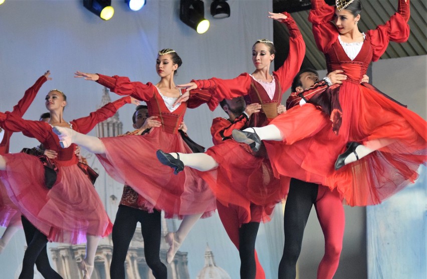 Pod znakiem baletu "Romeo i Julia” Siergiusza Prokofjewa,...