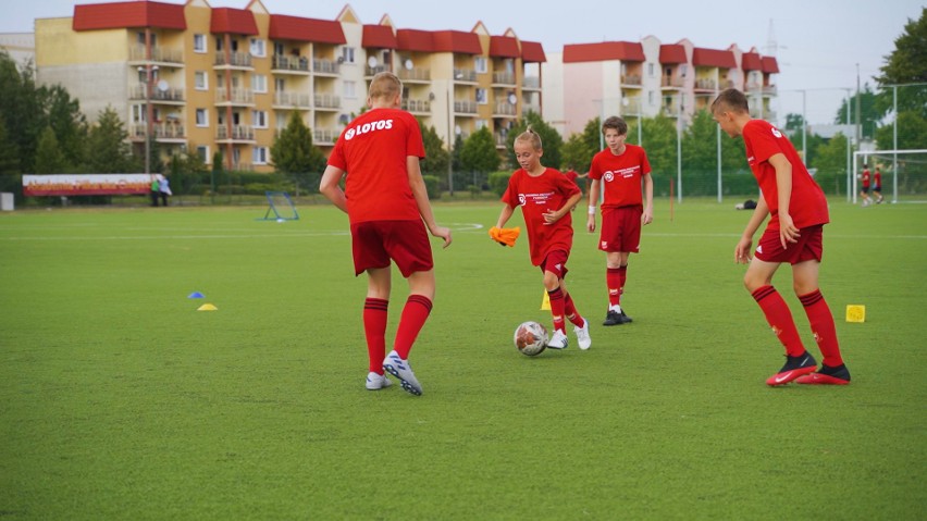 Program "Piłkarska przyszłość z Lotosem" prężnie rozwija się...