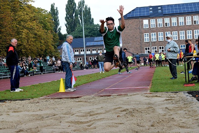 W LO  im. K. K. Baczyńskiego we wtorek, 29 września 2020 roku odbył się IV Memoriał lekkoatletyczny im. Tadeusza Cyplika.