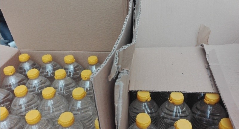 Koronawirus. Łódzka Krajowa Administracja Skarbowa przekazała 4 tys. litrów alkoholu z przemytu do 4 szpitali