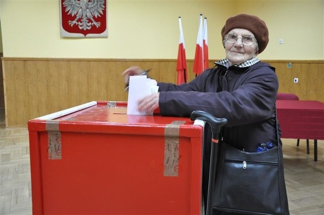 Opolanie głosują w wyborach samorządowych.