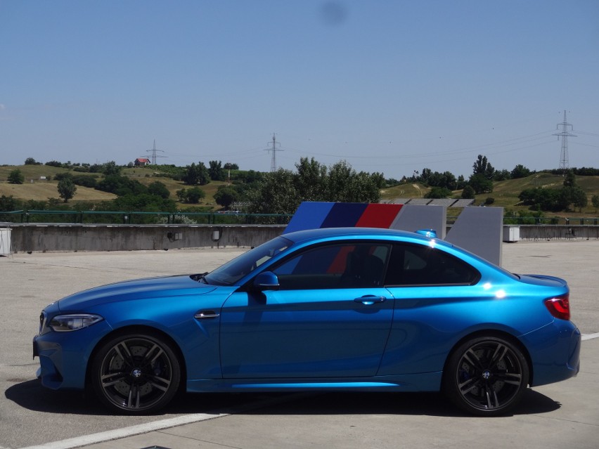 BMW M2 Coupe...