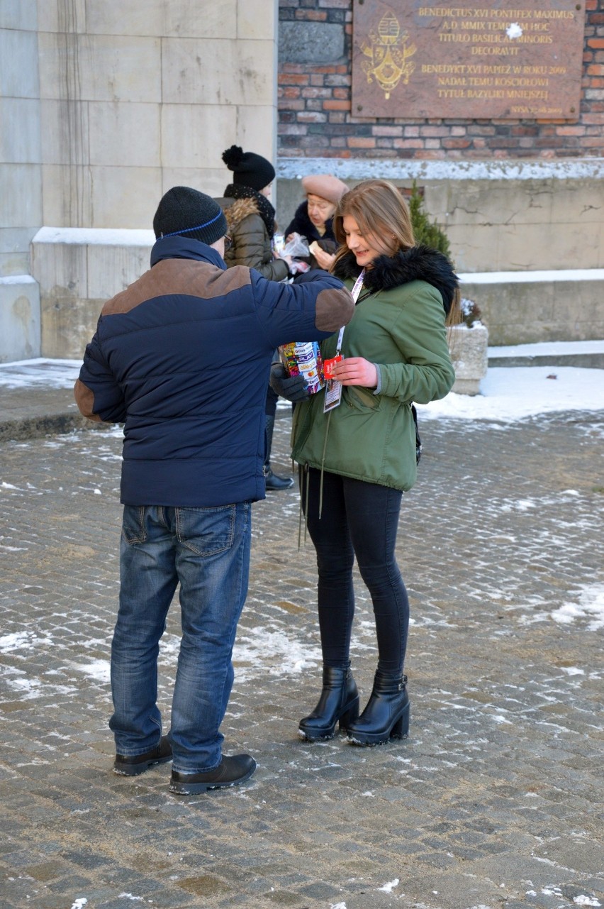 WOŚP gra w Nysie. O 17.00 koncerty! [DUŻO ZDJĘĆ]