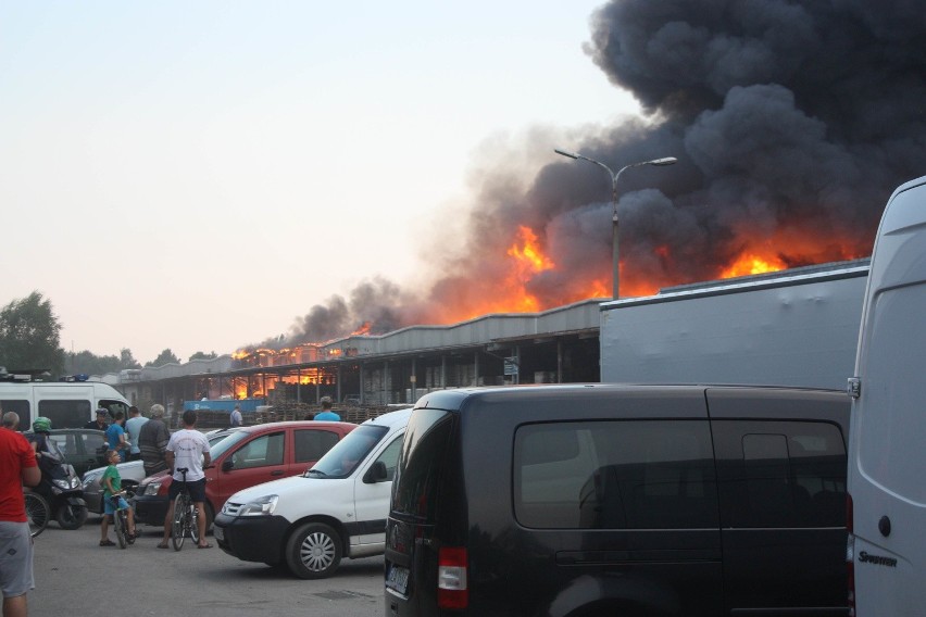 Zawiercie: Straty po pożarze hali to około 15 mln zł. Przyczyną awaria