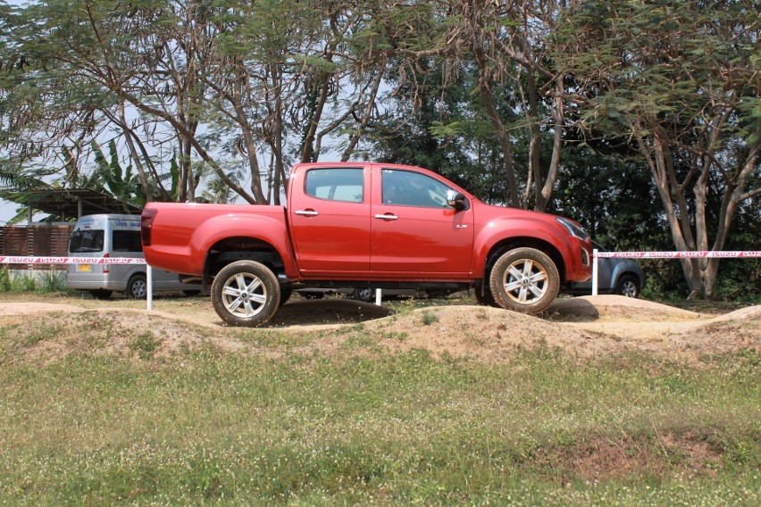 Nowy Isuzu D-Max 17MY. Pierwszy test cenionego pikapa...