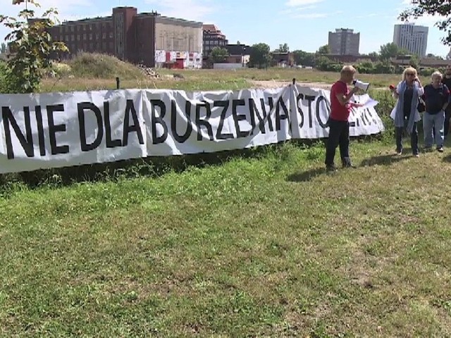 Protest w Gdańsku. "Nie" dla wyburzenia budynków po stoczni