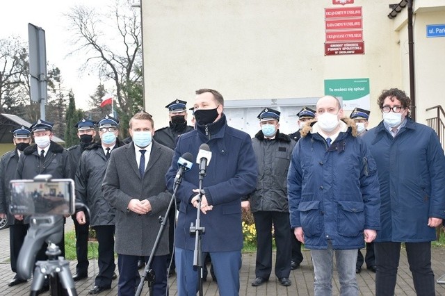 Wiceminister klimatu i środowiska zapowiedział, że złoży wniosek o ściganie właściciela składowiska opon w Raciniewie