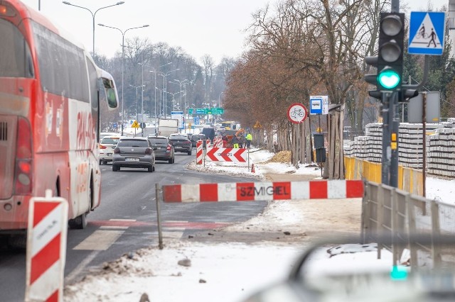 Prace na ul. Strykowskiej spowodują zwężenie zachodniej jezdni ul. Strykowskiej.