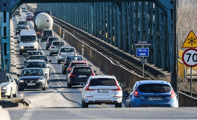 GDDGiA od 15 miesięcy nie podjęła decyzji co zrobić z rozbudową Mostu Fordońskiego.