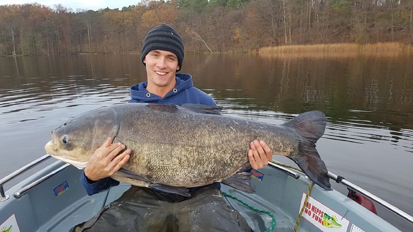 Czy panowie Filip i Adam, wypływając w poniedziałek, 12...