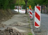 Dofinansowanie dla gminy Jasieniec z budżetu z Mazowsza. Zostanie zrobiony nowy chodnik przy drodze wojewódzkiej