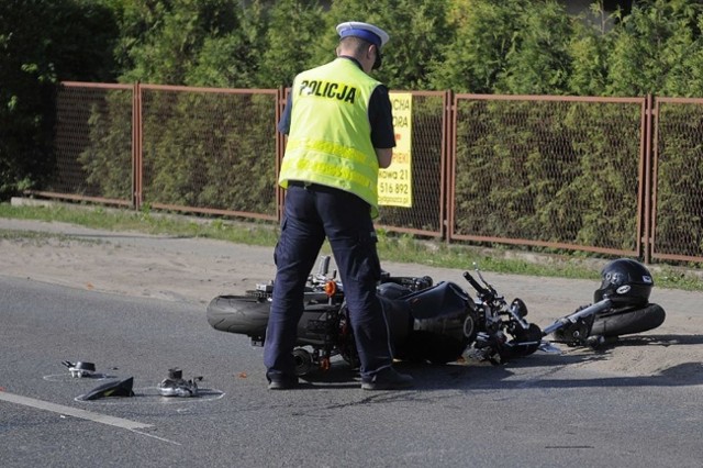 - W wyniku zdarzenia kierowca motocykla poniósł śmierć na miejscu - informują strażacy