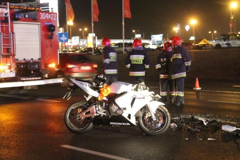 Wypadek w Bielanach Wrocławskich. Motocyklistka zderzyła się z matizem (ZDJĘCIA)