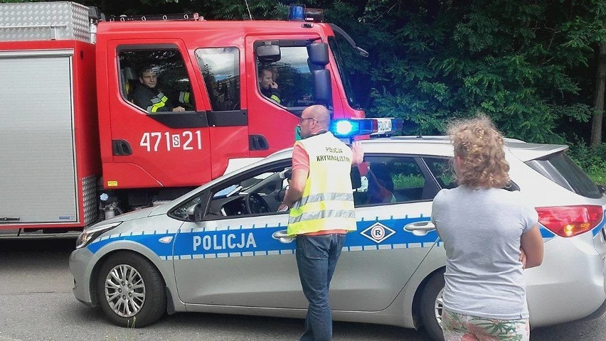 Groźny wypadek w Jastrzębiu. Motorowerzysta trafił do...