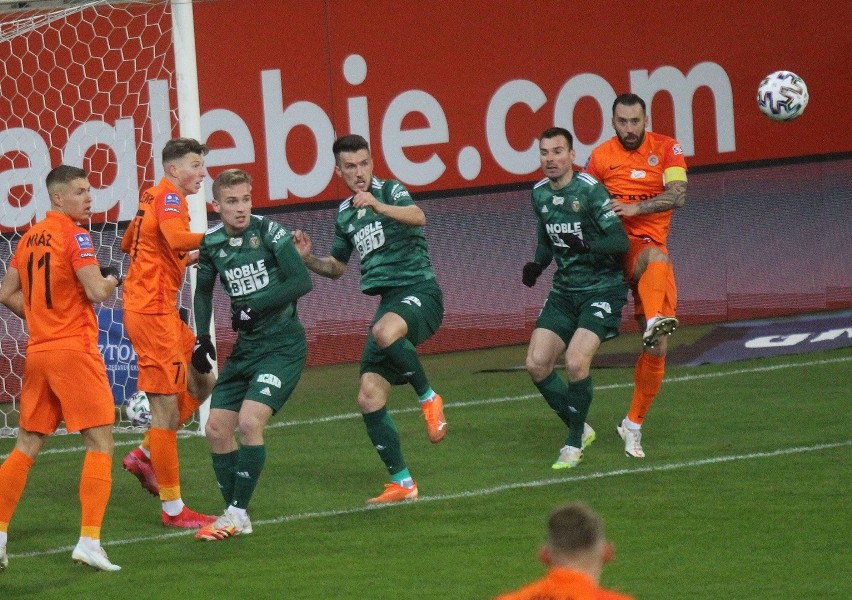 Zagłębie - Śląsk 2:1. Kruk uciszył wrocławski Śląsk (WYNIK, Skrót TV, bramki, gole 11.12.2020 Ekstraklasa)