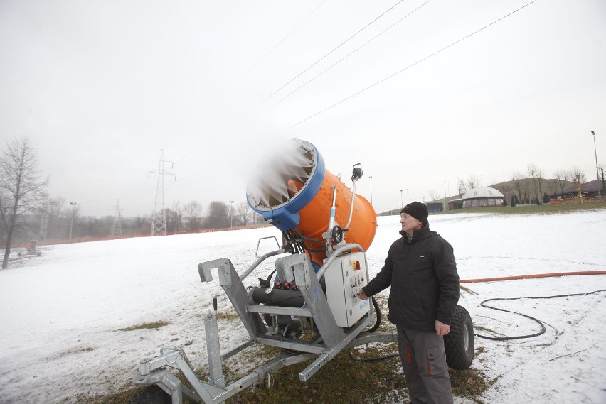 Naśnieżanie Górki Środulskiej w Sosnowcu