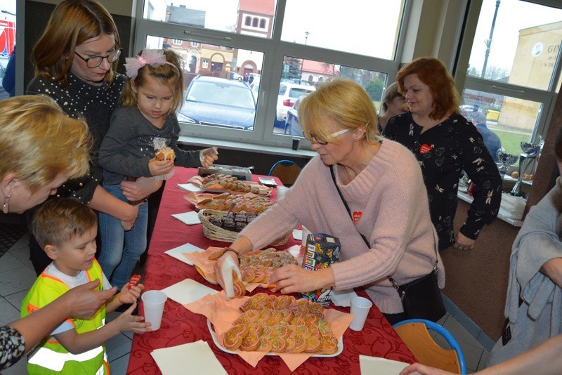 Piłka z autografami Lewandowskiego, Grosickiego i Glika...