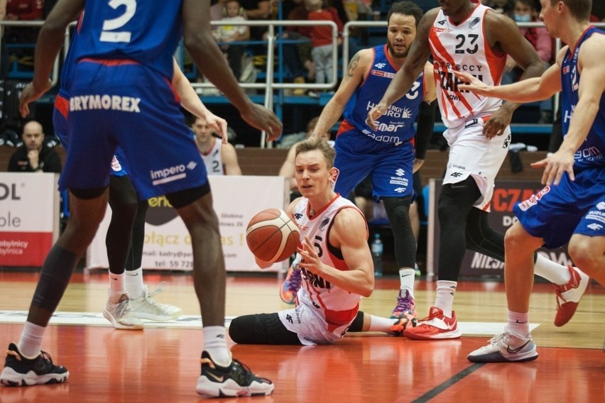 Energa Basket Liga. Koszykarze HydroTrucka Radom przegrali z Czarnymi w Słupsku (Zobacz zdjęcia) 