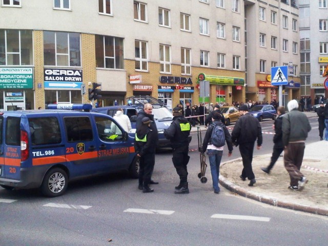 W piątek zablokowana została ulica Jagiellońska od Boh. Warszawy do szpitala policyjnego. 