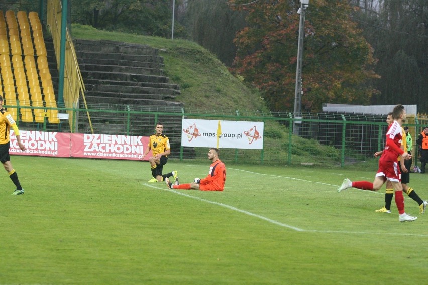 GKS Katowice - Dolcan 2:3 [RELACJA + ZDJĘCIA]. Piłkarze z Ząbek kąsali na Bukowej