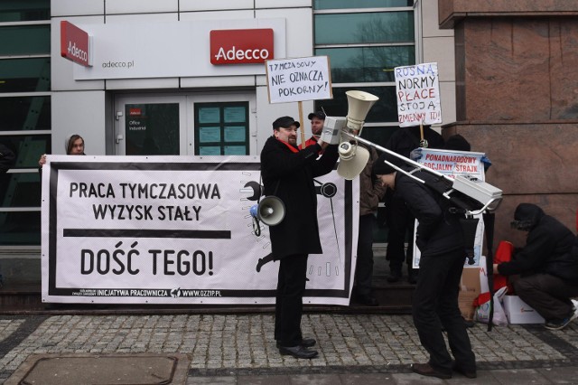 Członkowie Inicjatywy Pracowniczej protestowali przeciwko złym warunkom pracy