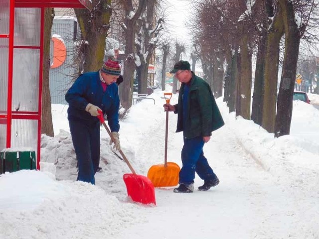 Po uwagach radnych na ostatniej sesji rady miasta w ruch poszły łopaty.